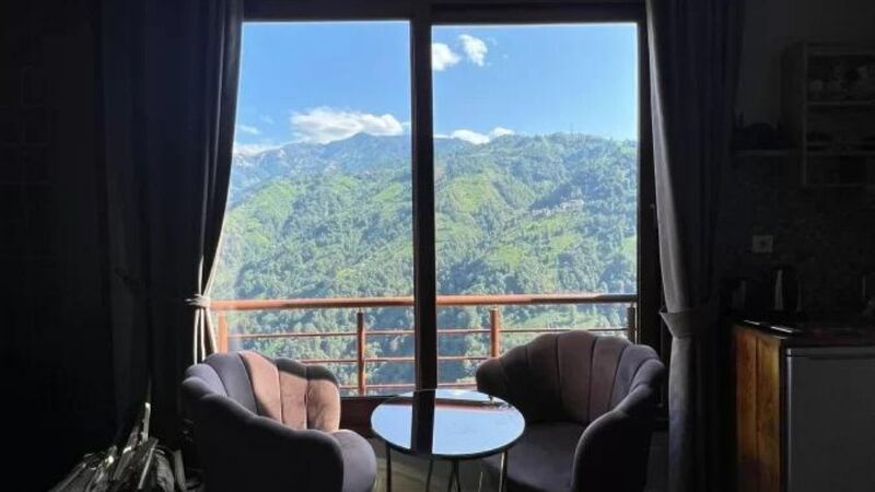 Rize Doğa Manzaralı Deluxe Balayı Oda 303