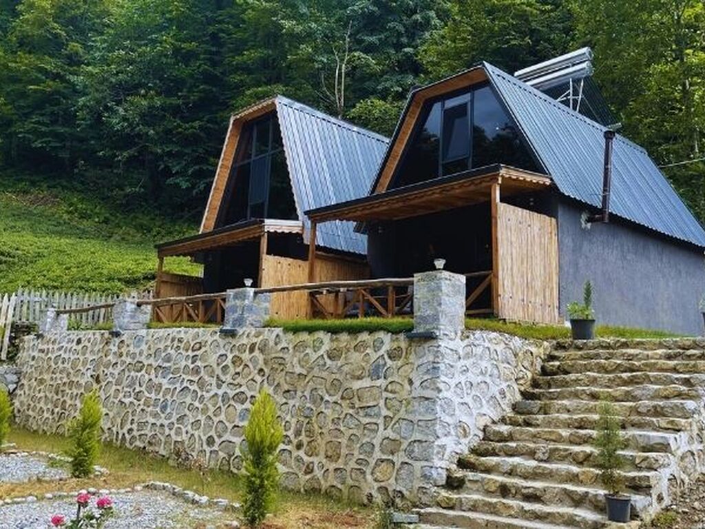 240 Rize Çamlıhemşin'de Doğanın İçinde Huzurlu Bungalov